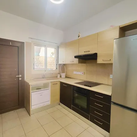 2 Bedroom Maissonate In Tourist Are Limassol